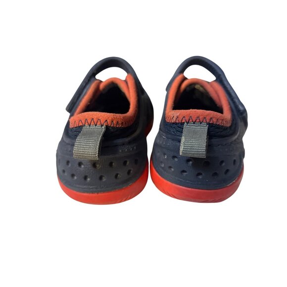 Kids Crocs Navy/Red Closed-Toe Water Shoes With Velcro Strap & Pull Tab - Size 7 - Picture 4 of 7